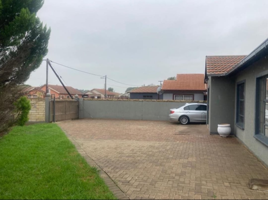 3 Bedroom Property for Sale in Pinehaven Free State